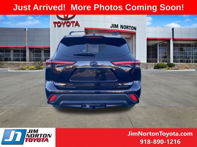 2022 Toyota Highlander XLE 7