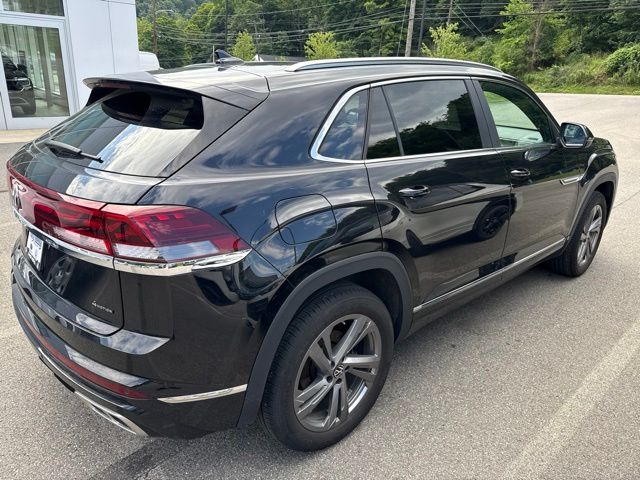 2024 Volkswagen Atlas Cross Sport 2.0T SEL R-Line Black at Sutliff Volkswagen