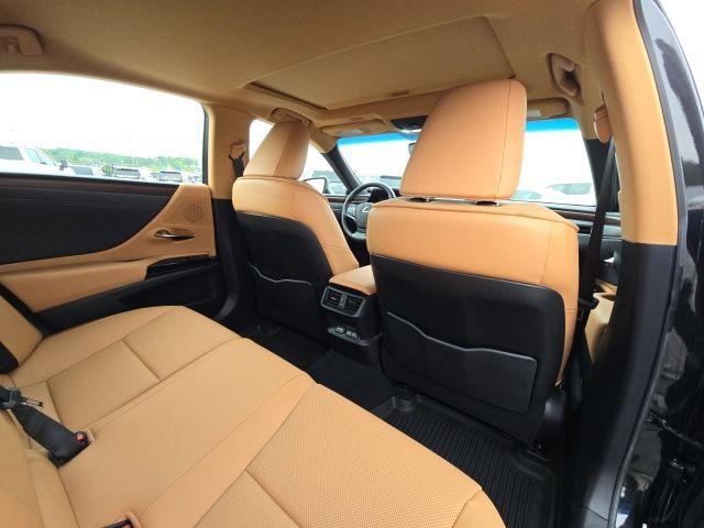 2025 Lexus ES 350:46335A1