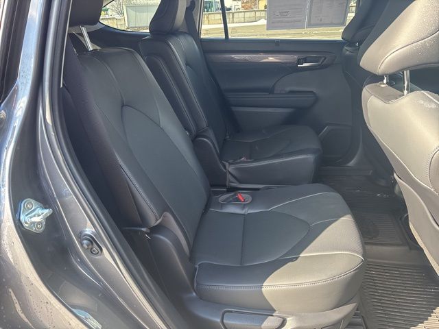 used 2023 Toyota Highlander car, priced at $39,529