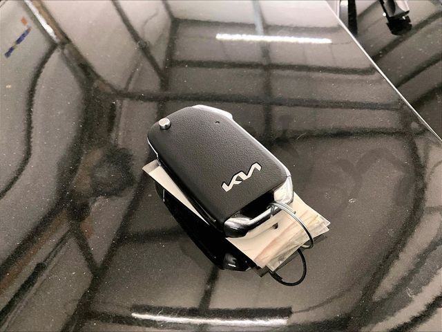 2023 Kia Sportage Hybrid LX - 8