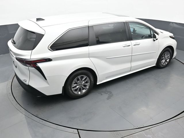 2024 Toyota Sienna XLE 43