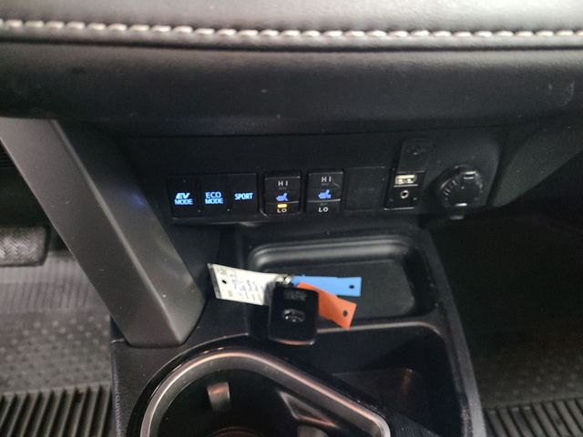 2017 – Toyota – RAV4 Hybrid