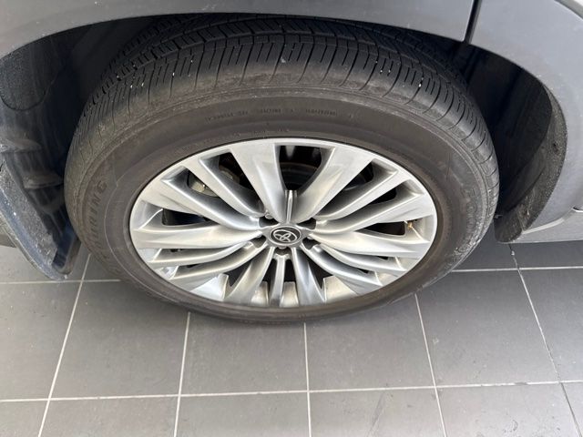 2025 Toyota Highlander Hybrid Platinum  at Toyota of Victoria