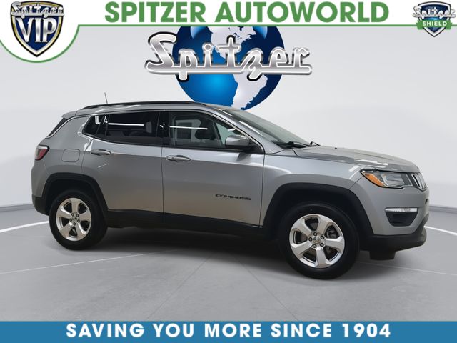 Used 2021 Silver Jeep Latitude image 2