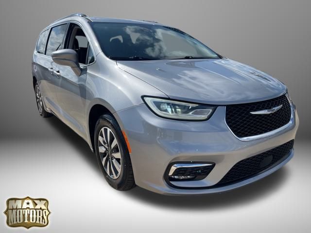 Used 2021 Chrysler Pacifica Touring L with VIN 2C4RC1BG1MR527460 for sale in Kansas City