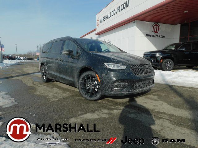 2026 Chrysler Pacifica Limited FWD