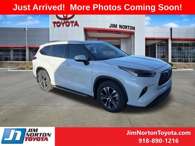 2022 Toyota Highlander XLE 4x4 V6's photo