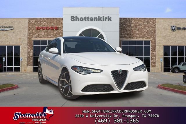 2019 Alfa Romeo Giulia 2.0 Ti Auto's photo