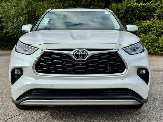 Used 2024 Toyota Highlander SUV