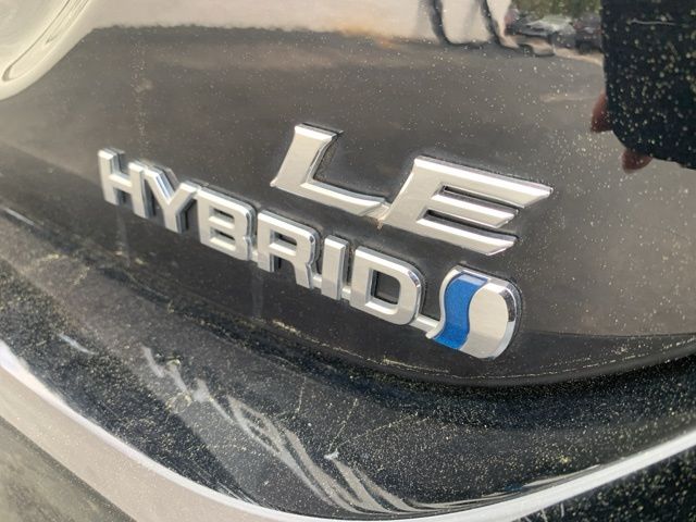 2023 Toyota Camry Hybrid LE photo