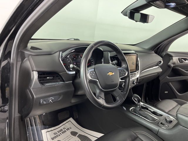 2022 Mosaic Black Metallic Chevrolet Traverse LT Leather AWD SUV