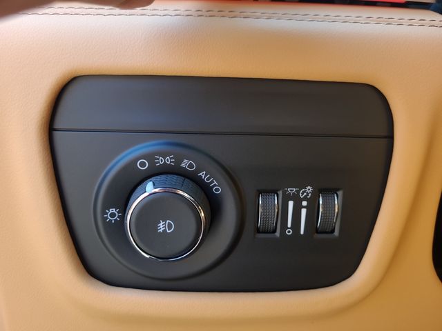 New 2025 Black Jeep Summit image 23