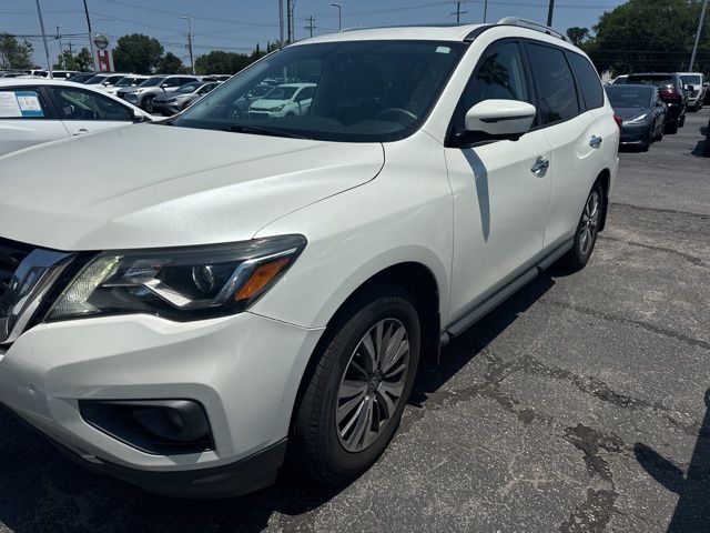 2017 Pearl White Nissan Pathfinder SL FWD SUV