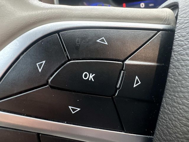 2018 Chrysler Pacifica - Image 17