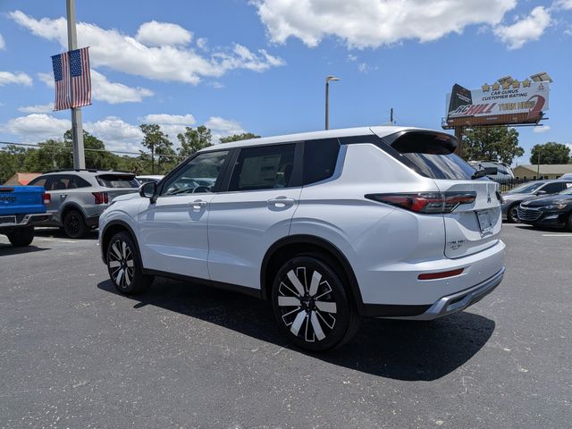 2026 White Diamond Mitsubishi Outlander SE FWD SUV