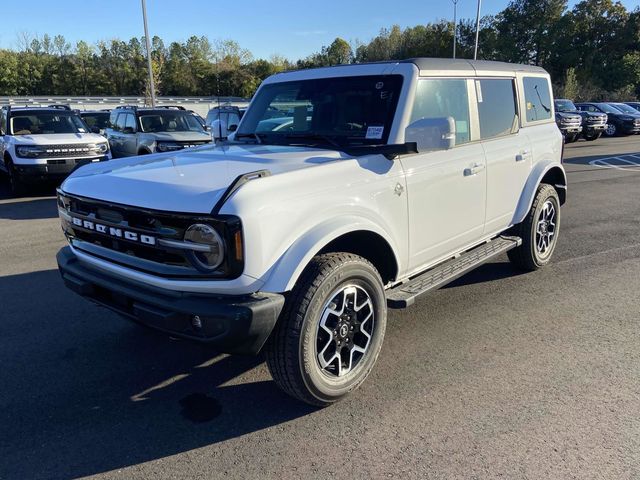 2024 Ford Bronco Outer Banks 8