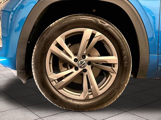 2024 Volkswagen Atlas Cross Sport 2.0T SEL R-Line  at Subaru and VW of Moon Township
