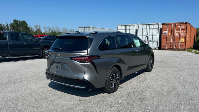 New 2026 Toyota Sienna Van