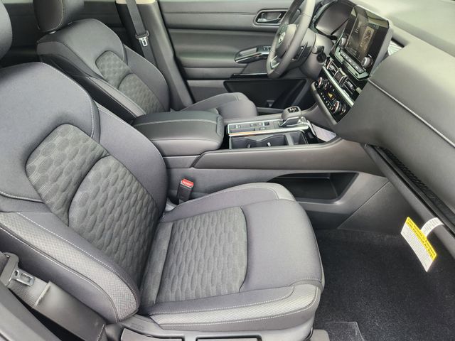 2025 Nissan Pathfinder SV photo 9
