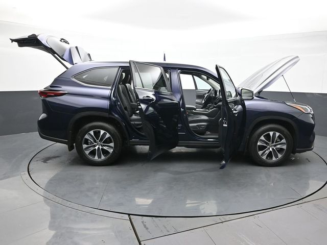 2024 Toyota Highlander XLE 57