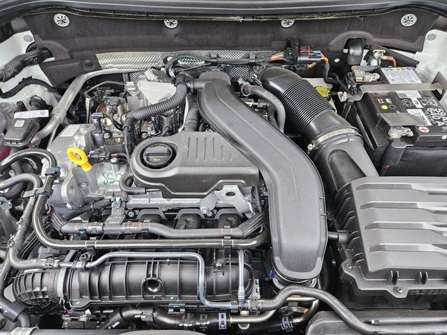 2025 Volkswagen Taos SE Black - Photo 27