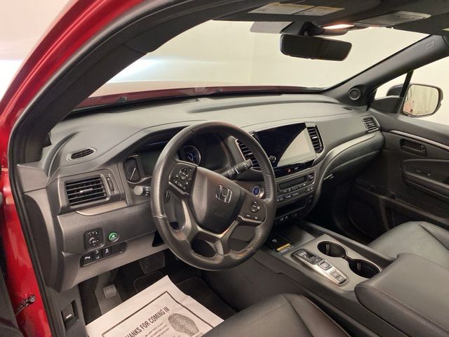 View vehicle photo 7