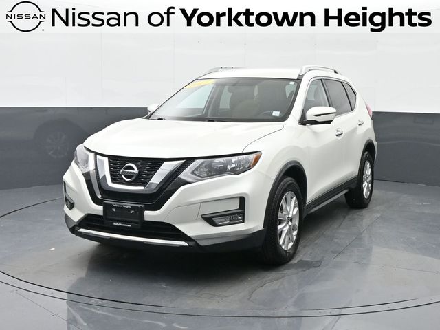 2017 Nissan Rogue SV's photo