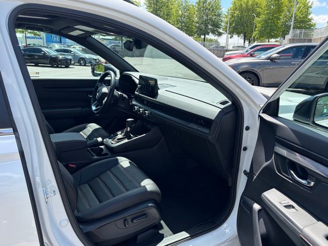 used 2025 Honda CR-V Hybrid car, priced at $36,995