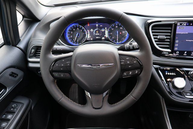 used 2025 Chrysler Pacifica car, priced at $34,500