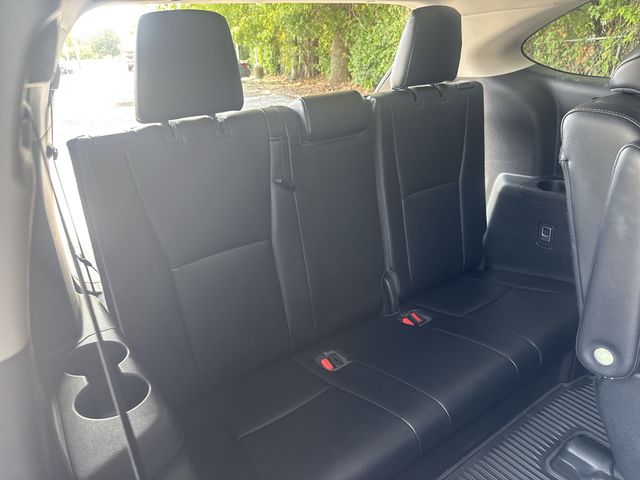 Used 2022  Toyota Platinum image 12