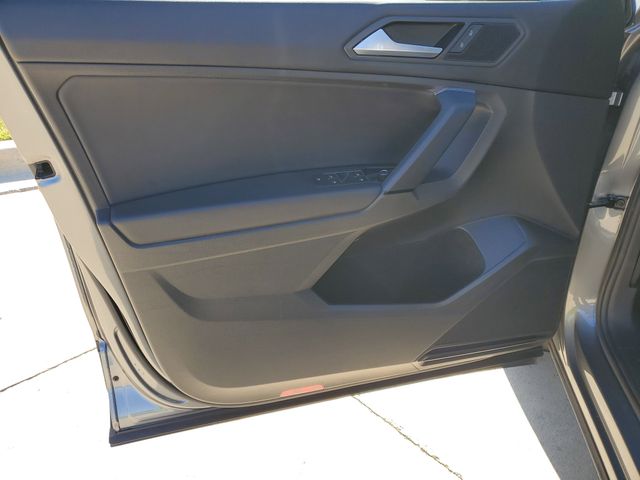 Used 2019  Volkswagen 2.0T SE image 13