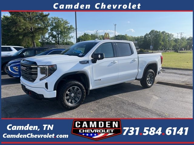 Summit White 2025 GMC Sierra 1500 AT4 Crew Cab 4WD Pickup Truck Four-Wheel Drive Automatic