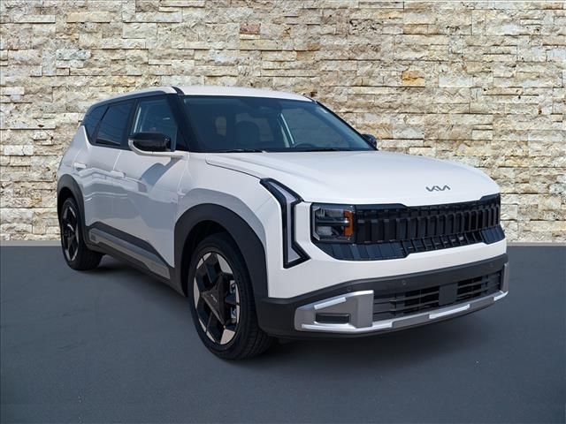 Snow White Pearl 2027 Kia Seltos SUV / Crossover Front-Wheel Drive Continuously Variable Transmission