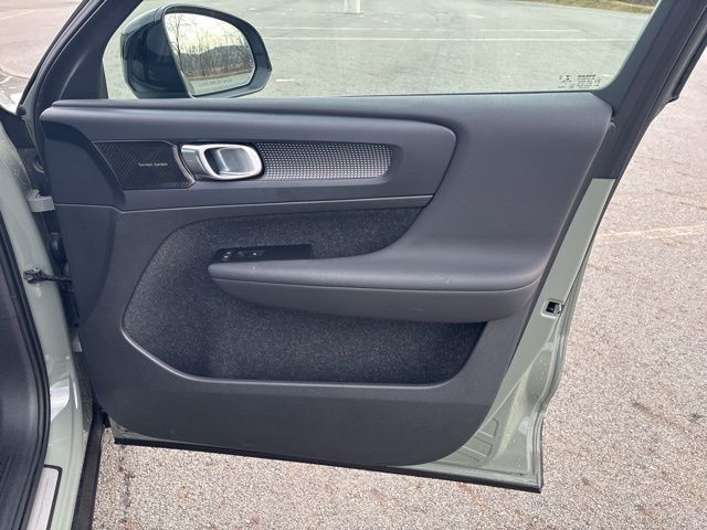 used 2022 Volvo XC40 Recharge Pure Electric car, priced at $24,999