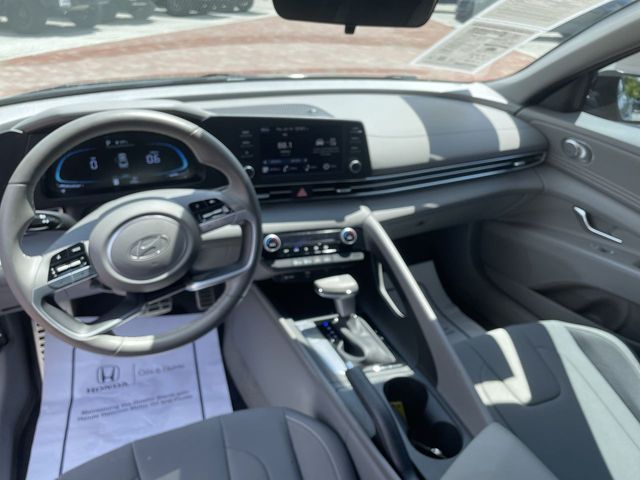 Used 2025 Hyundai Elantra Sedan