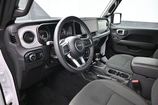 Used 2025 Jeep Wrangler SUV