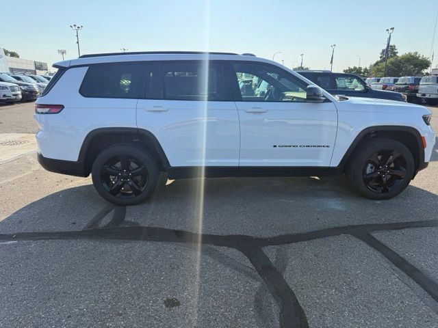 2024 Bright White Clearcoat Jeep Grand Cherokee L Limited 4X4 SUV