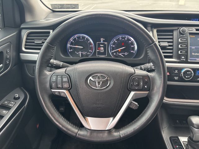 used 2015 Toyota Highlander car, priced at $15,999
