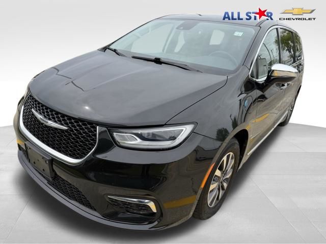 Brilliant Black Crystal Pearlcoat 2023 Chrysler Pacifica Hybrid Limited FWD Minivan Front-Wheel Drive Continuously Variable Transmission