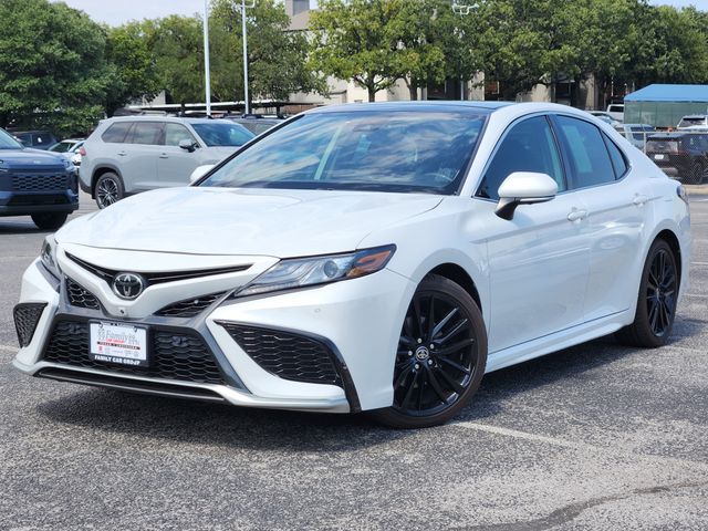 White (Wind Chill Pearl) 2023 Toyota Camry Sedan Front-Wheel Drive 8-Speed Automatic