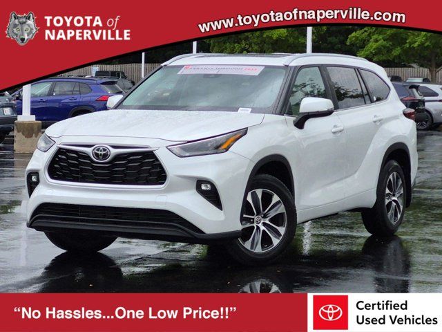 White (Wind Chill Pearl) 2024 Toyota Highlander SUV / Crossover All-Wheel Drive 8-Speed Automatic