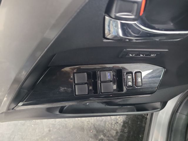 2017 – Toyota – RAV4 Hybrid