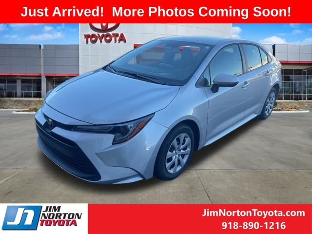 Used 2023 Toyota Corolla LE with VIN 5YFB4MDE0PP076652 for sale in Northfield, Minnesota