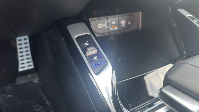 New 2026 White Kia X-Line SX Prestige image 21