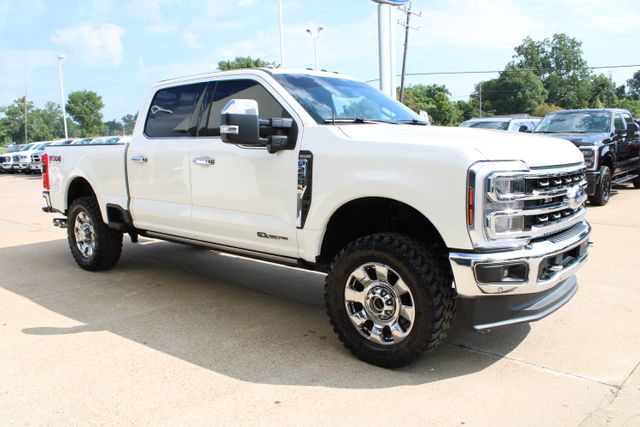Star White Metallic Tri-Coat 2024 Ford F-250 Super Duty Pickup Truck Four-Wheel Drive Automatic