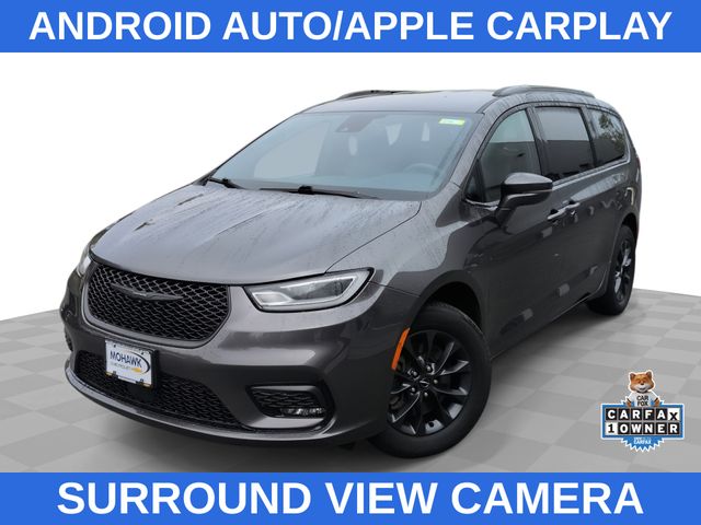 Gray (Granite Crystal Metallic Clearcoat) 2022 Chrysler Pacifica Minivan All-Wheel Drive 9-Speed Automatic
