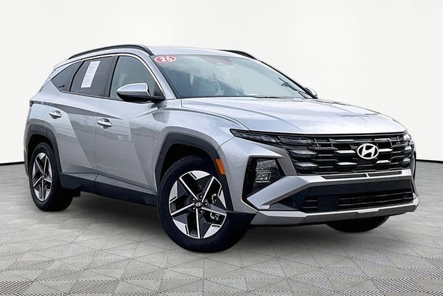 Shimmering Silver 2026 Hyundai Tucson SUV / Crossover Front-Wheel Drive 8-Speed Automatic