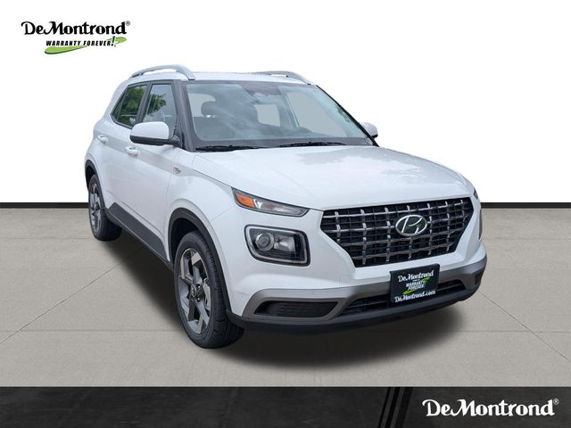 2026 Hyundai Venue SEL White at Baytown Hyundai