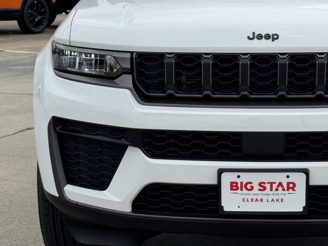 2026 Jeep Grand Cherokee Laredo White/off-white at Big Star Buick GMC